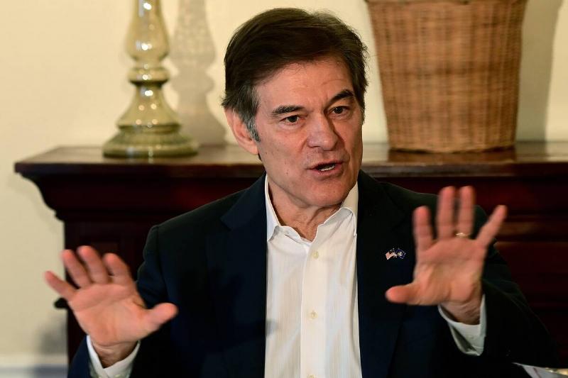 Pennsylvania Senate Candidate Dr. Oz Campaigns In Bucks County