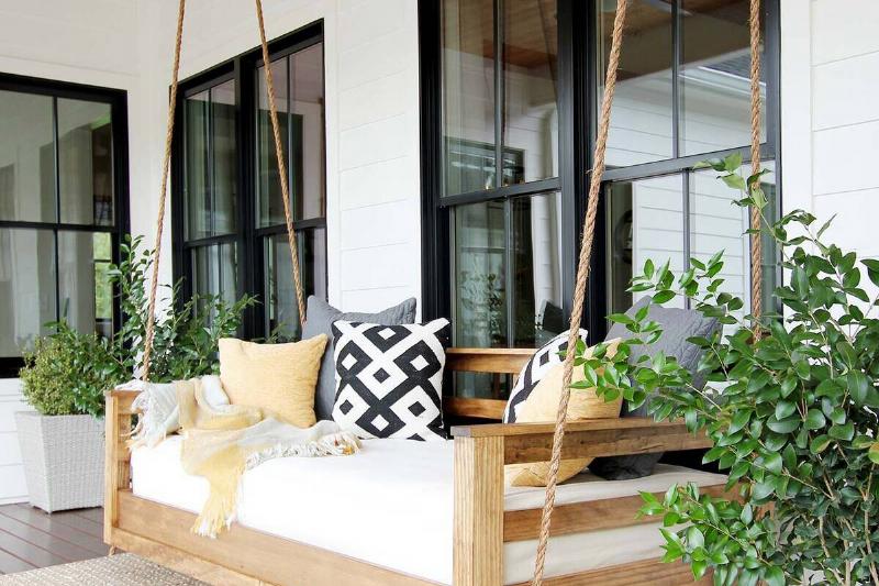 porch-swing-hanging-59032