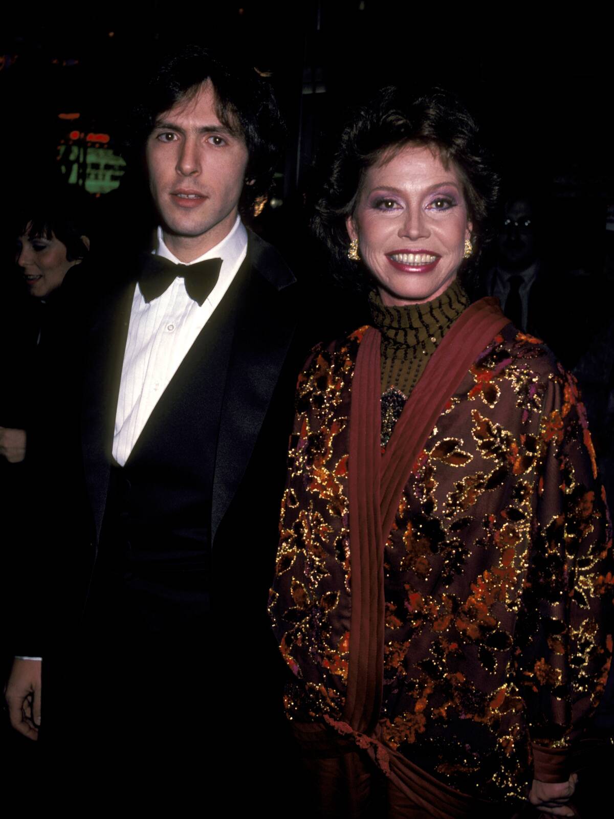 Six Weeks Premiere - December 15, 1985