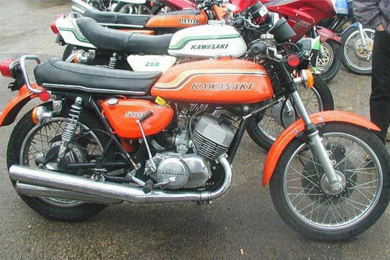 640px-Kawasaki_500_Mach_III_H1B