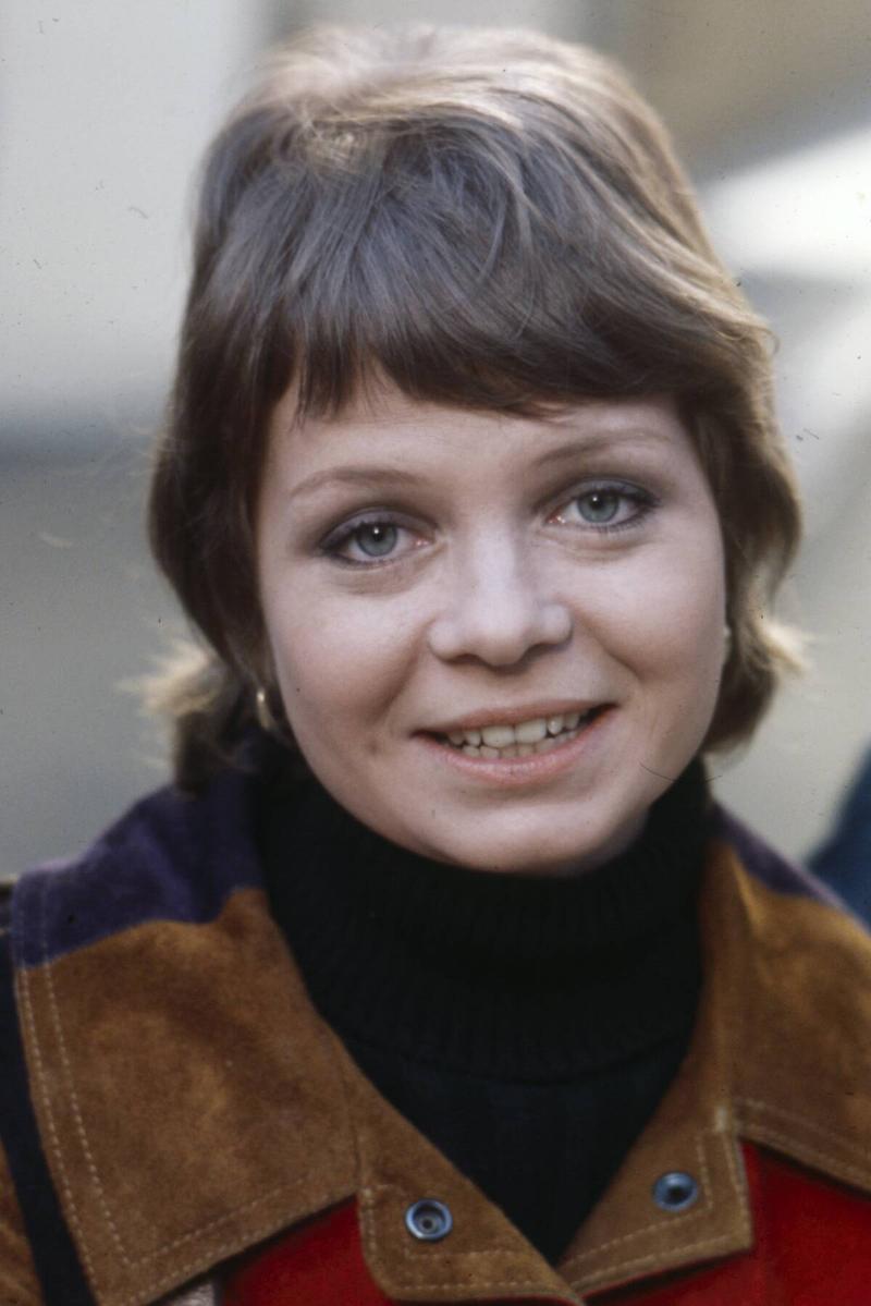 Catherine Burns Appearing In 'Two For The Money'