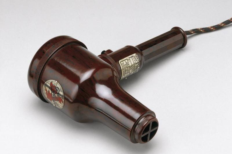 Bylock electric hairdryer, 1945. Bylock electric hairdryer, 1945.