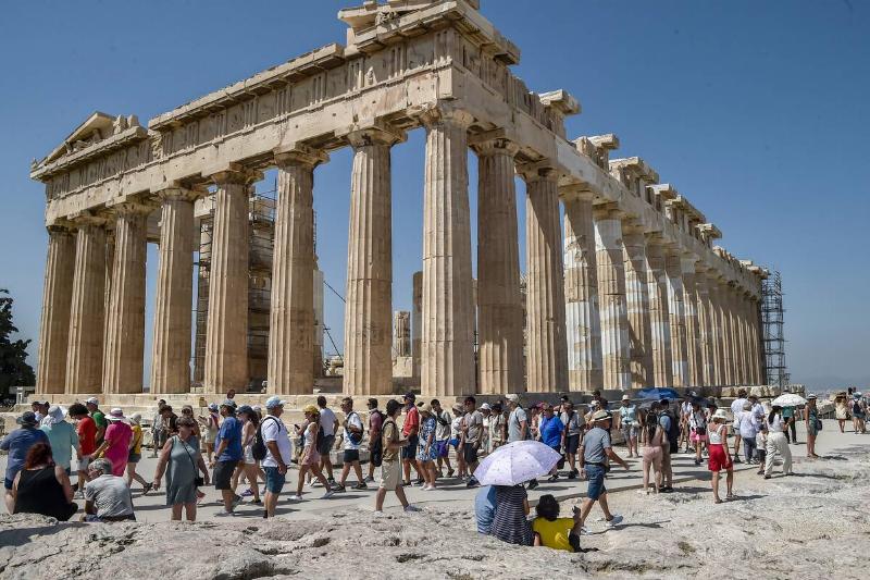Intensifying Heatwave Forces Acropolis To Reduce Opening Hours In Athens After Warning Issued