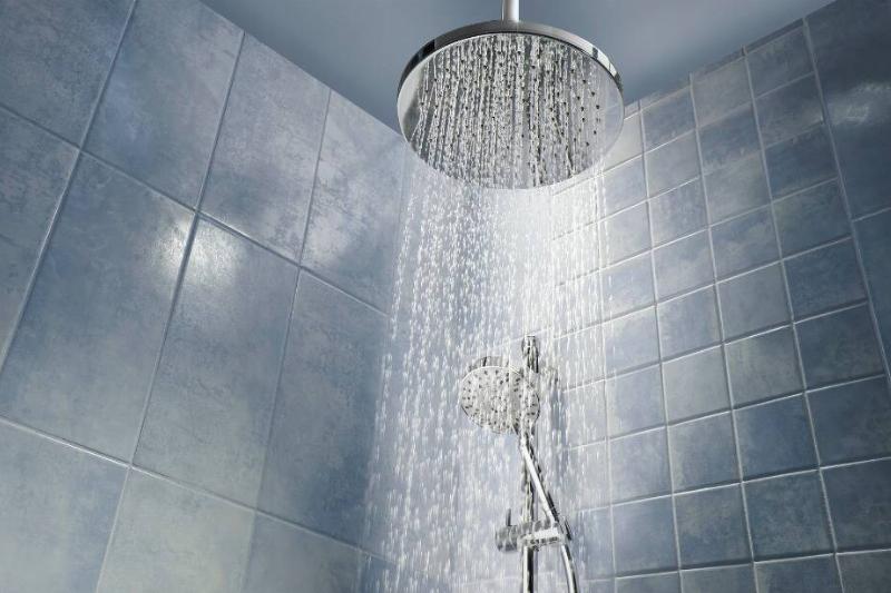 346 Running shower