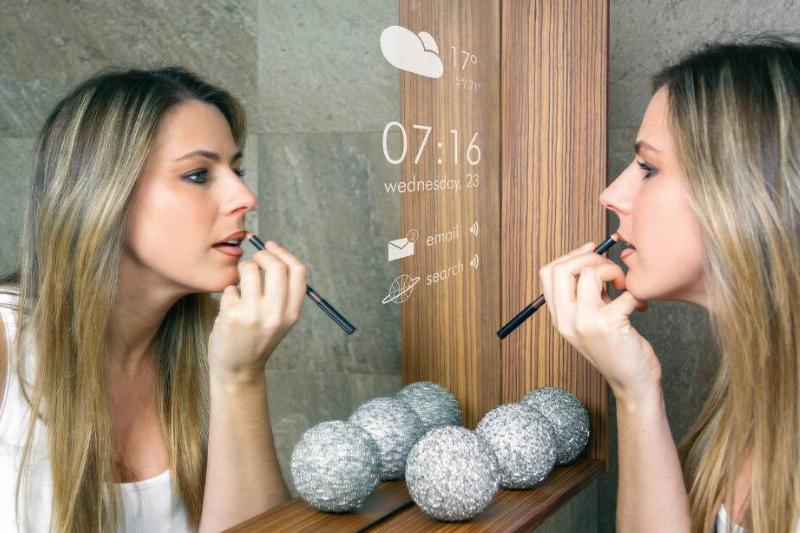 352 Smart mirror.