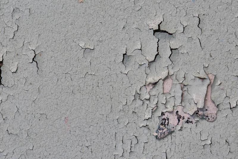 354 Cracked paint.