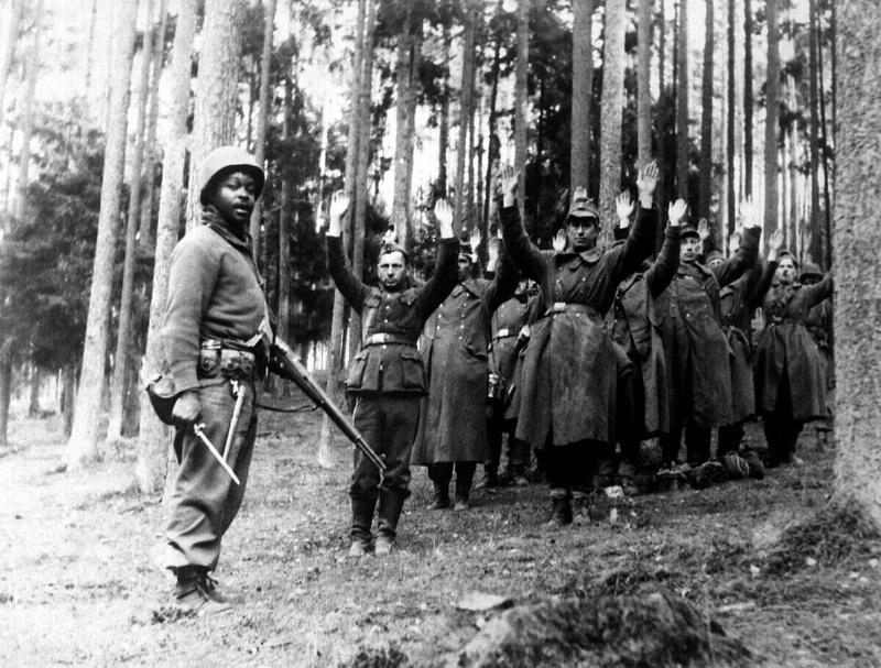 BlacksoldierwithGermanPOW