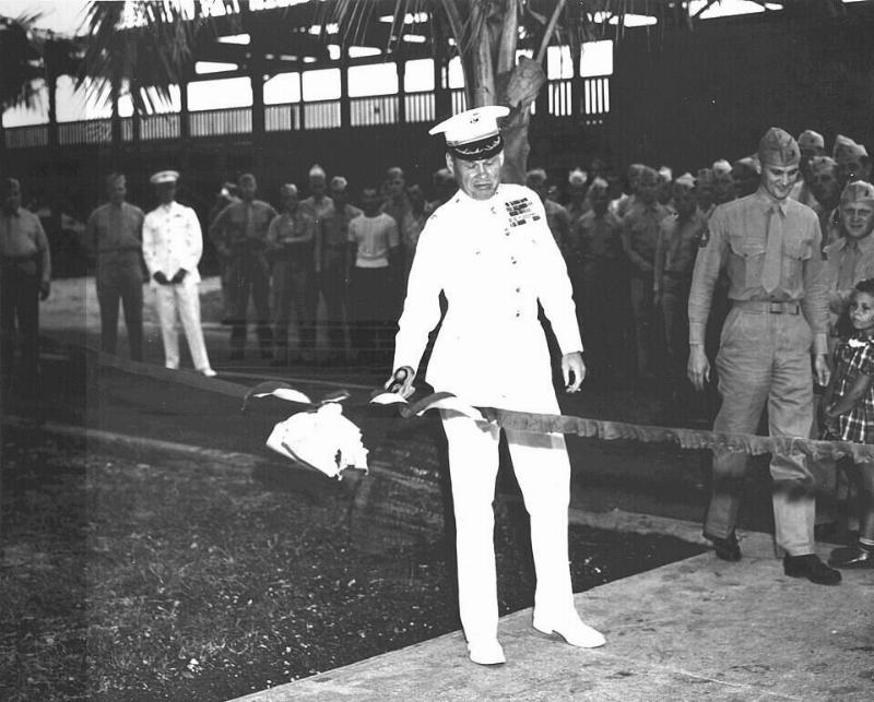 Lewis_Puller,_Hawaii,_circa_1946_(18655806296)