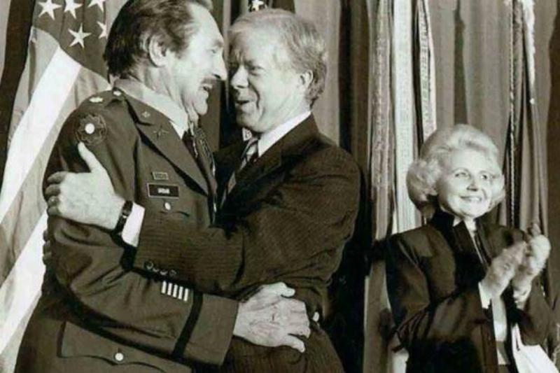 President_Carter_awarding_MOH_to_Colonel_Urban