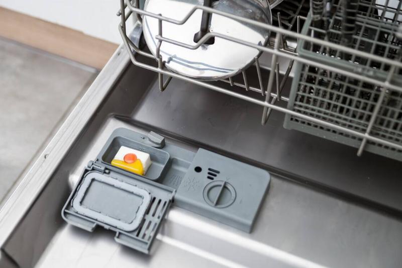 detergent-tablet-in-dishwasher-machine-close-up-2024-10-31-02-13-13-utc The filter at the bottom of a dishwasher.