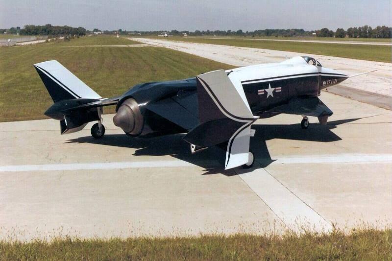 1920px-XFV-12A_HC352-0-112_P1-54730