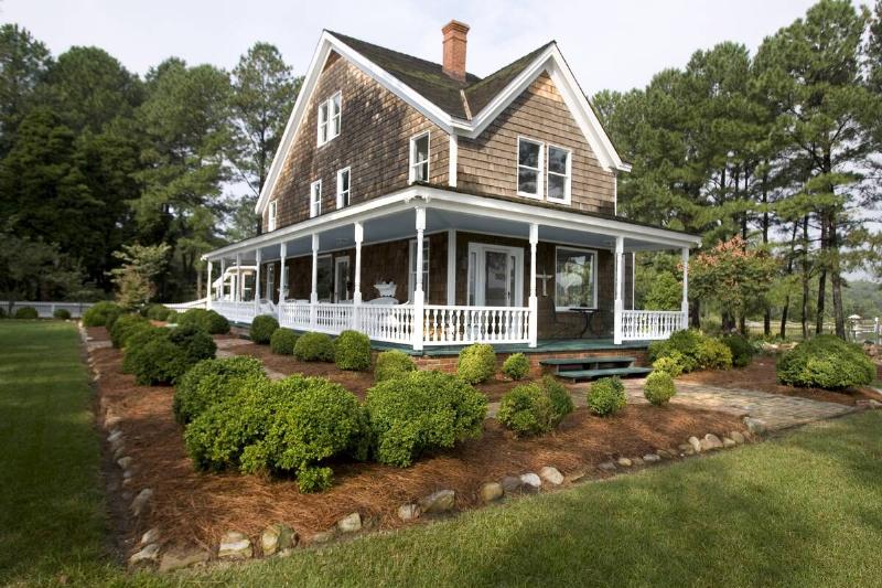 A farmhouse style house. 