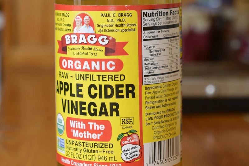 GettyImages-1315804350 Органический яблочный уксус Bragg.