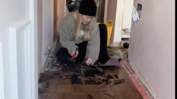 Tara removing floors