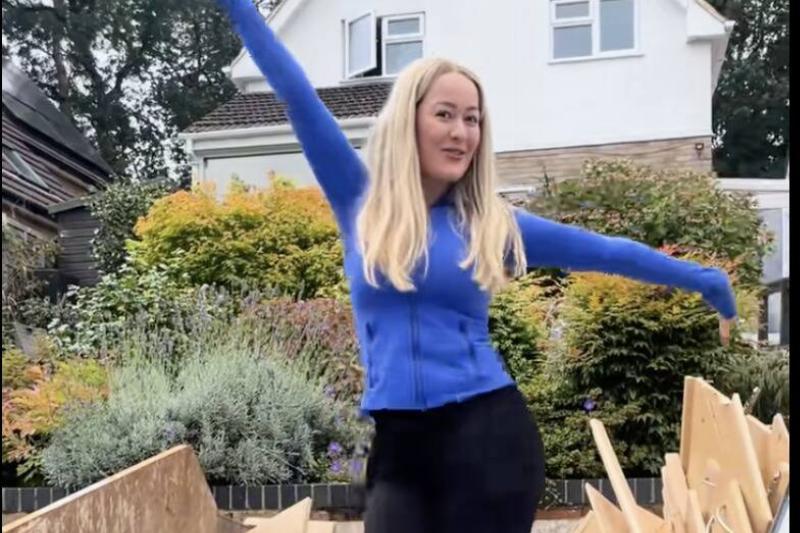 Скриншот 13.11.2025, 15.59.40 Скриншот 2025 — Тара демонстрирует строительные материалы.