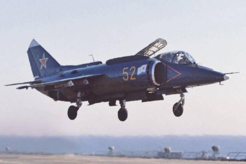 Yak-38_14598742-76396