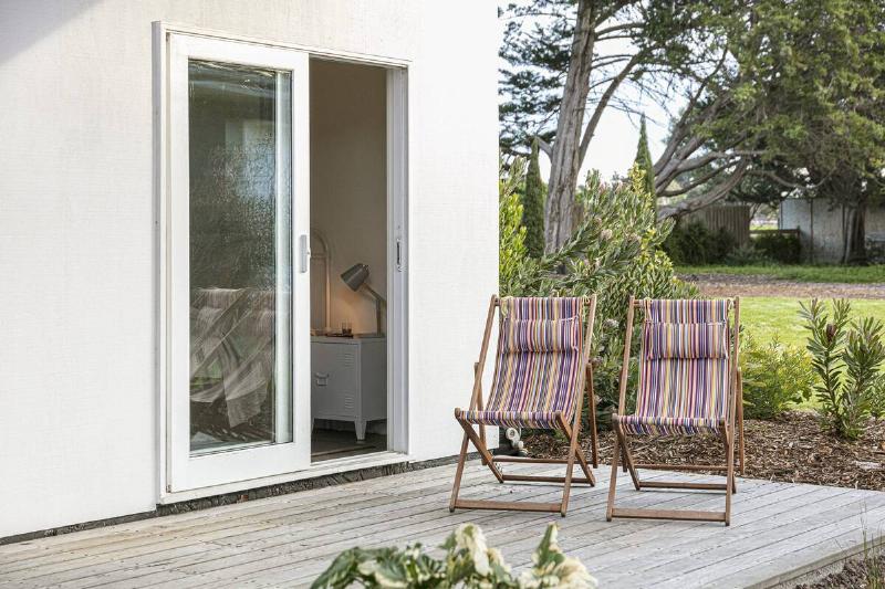 outdoor-setting-2024-09-18-19-57-19-utc-99030-scaled-1-51591