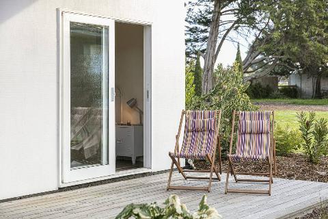 outdoor-setting-2024-09-18-19-57-19-utc-99030-scaled-1-51591