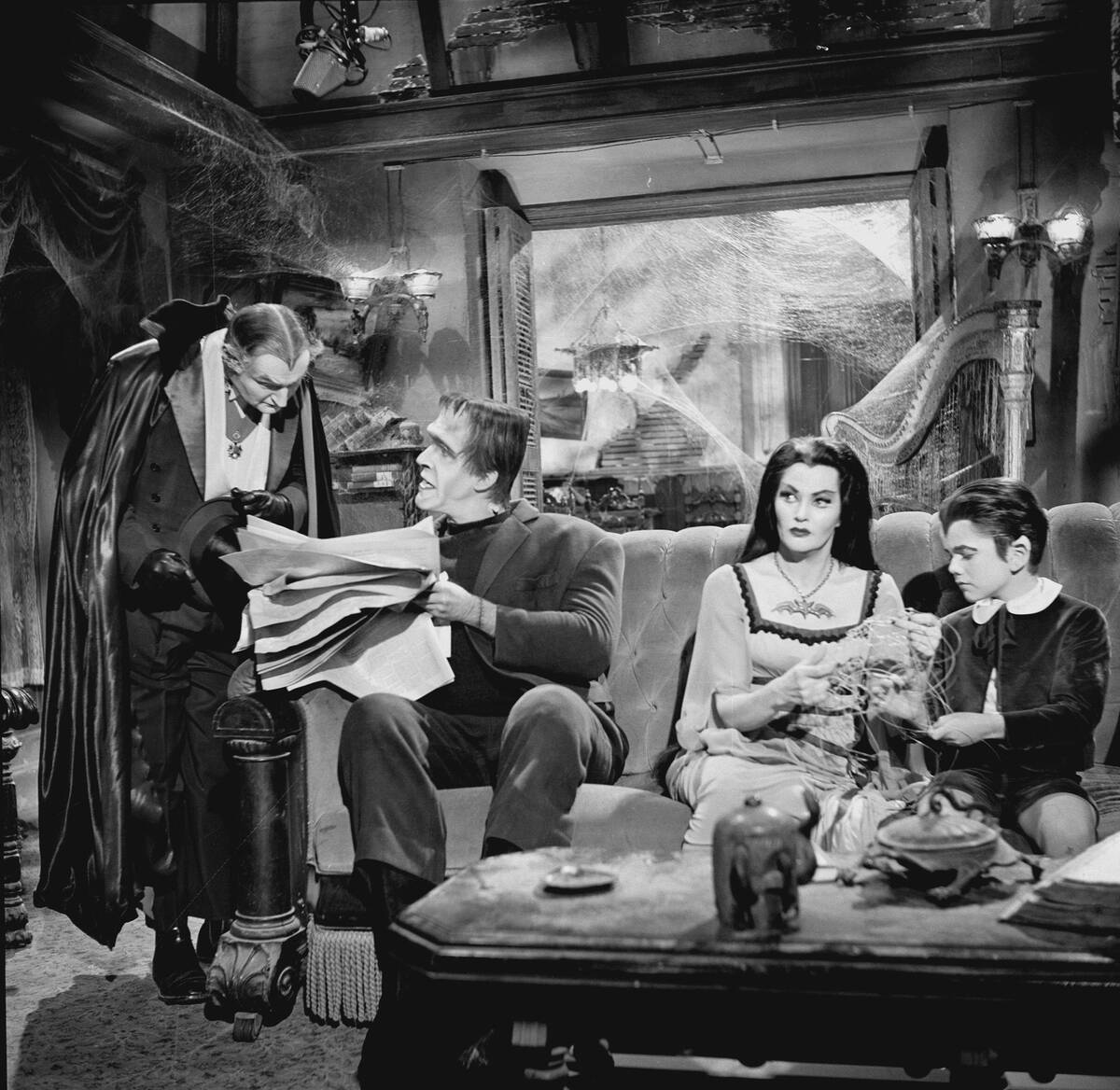 the-munsters_DqISvy