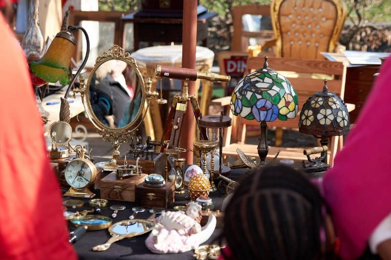 Vintage items for sale at a flea market. 