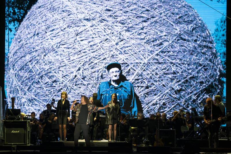 Weird Al Yankovic and his No Strings Attached Tour performed at the Minnesota State Fair