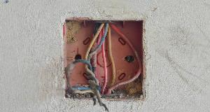 8 Things Electricians Would Never Do To Their Own Homes