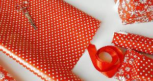 7 Simple Ways To Reuse Your Leftover Holiday Wrapping Paper