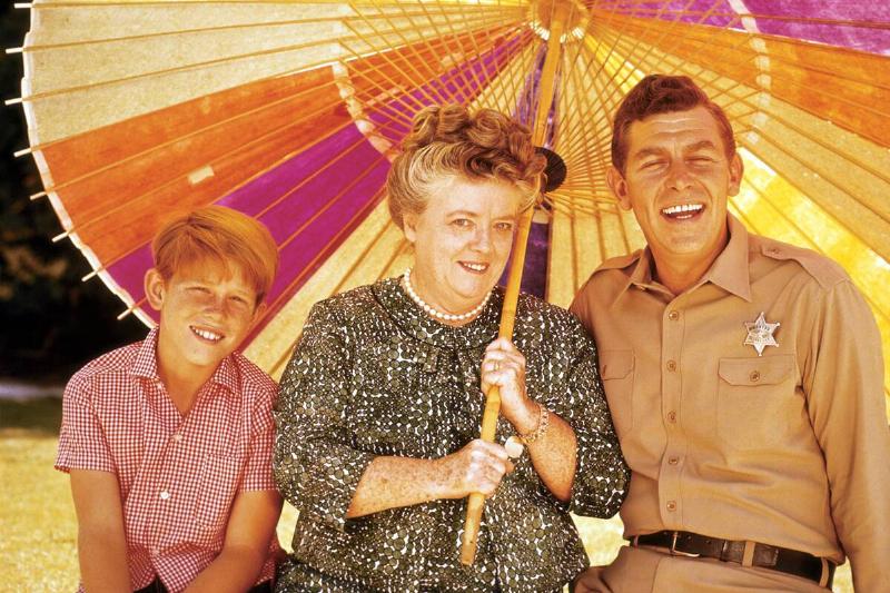 Ron Howard, Frances Bavier and Andy Griffith sitting on the set of 'The Andy Griffith Show'