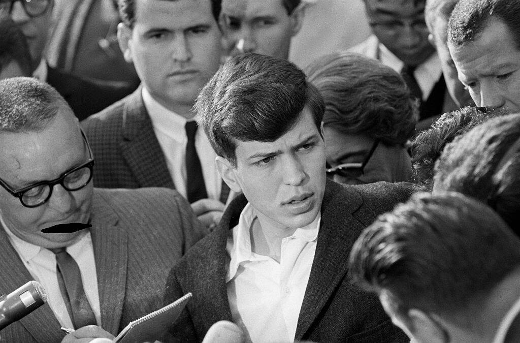 Frank Sinatra, Jr. surrounded by members of the media