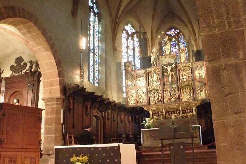 Medieval_church_interiors_ Kaysersberg,_Alsace,_France_02