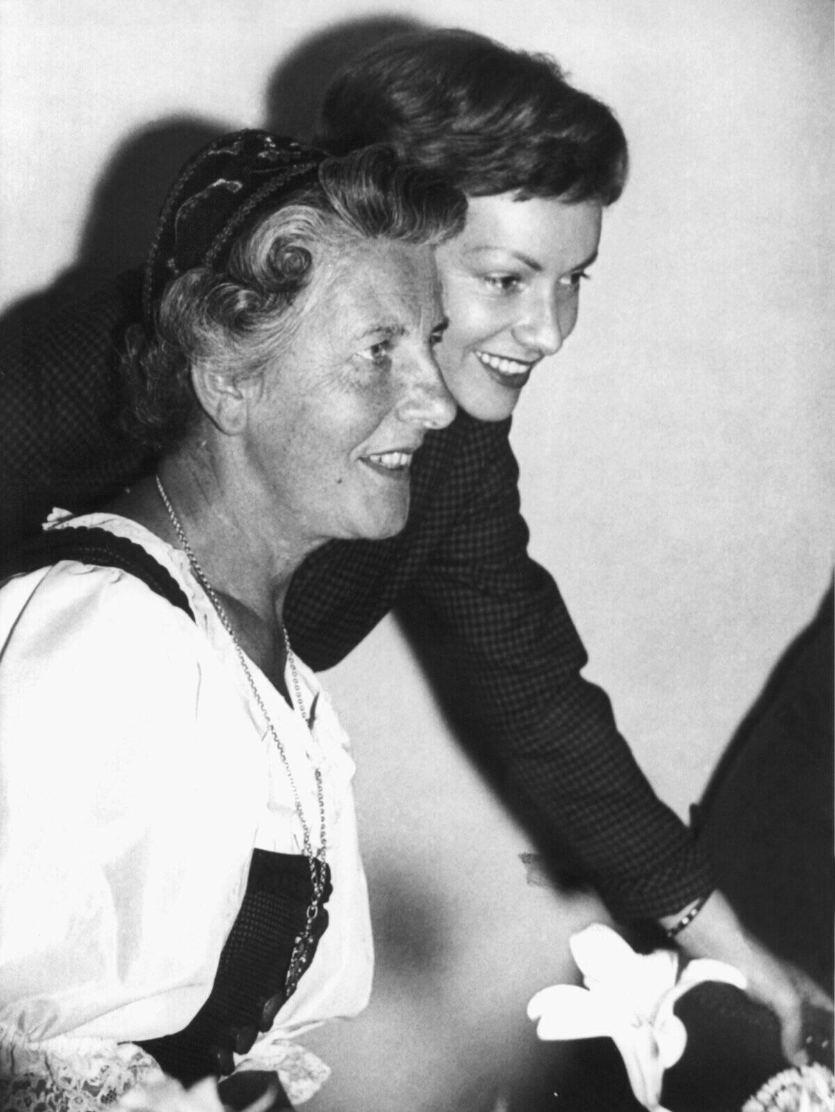 Baronin Maria von Trapp und Ruth Leuwerick