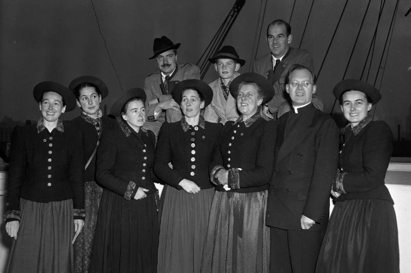 Celebrities arrive by ship in New York 1930s - 1960s