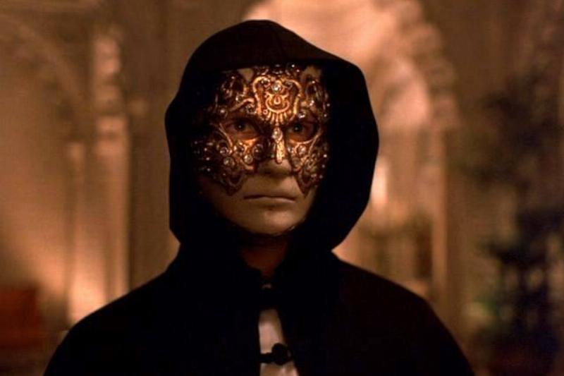 eyes-wide-shut_2d7a6398