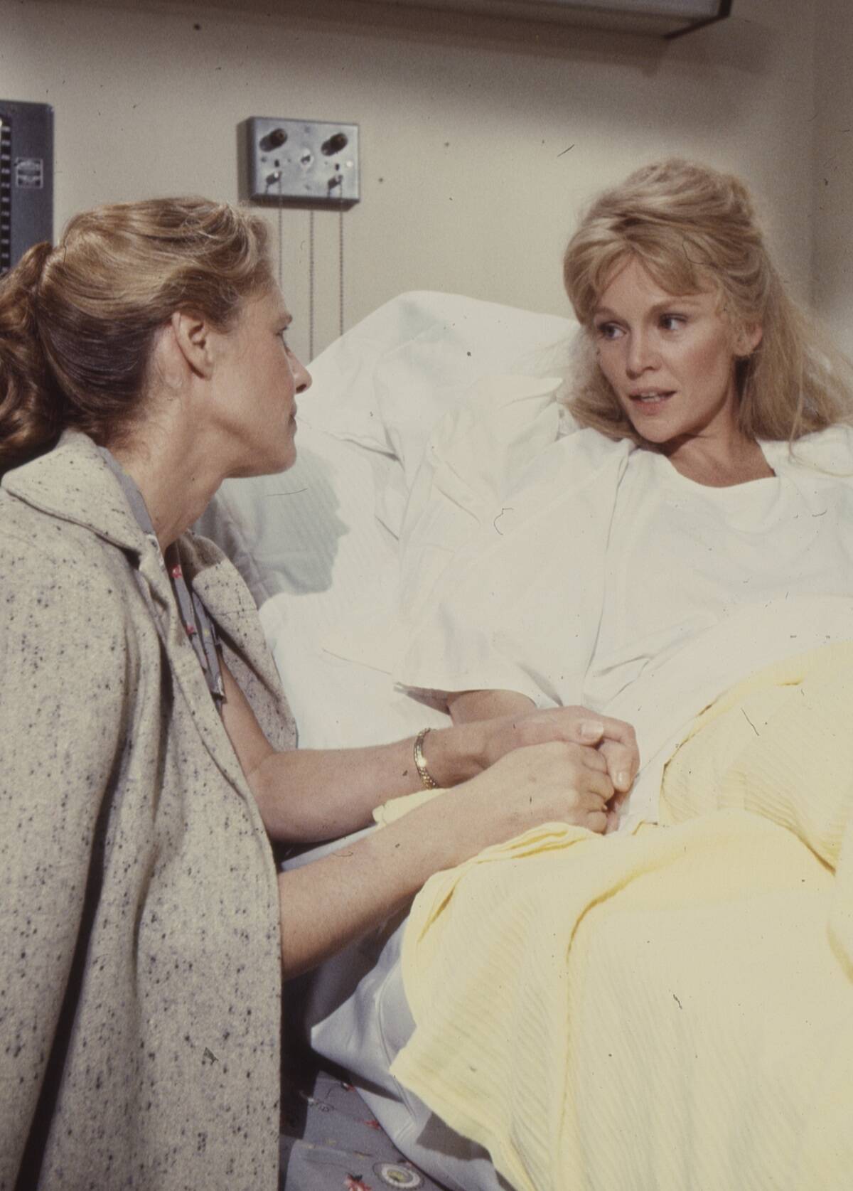 Frances Sternhagen, Tuesday Weld Appearing In 'Mother And Daughter: The Loving War'