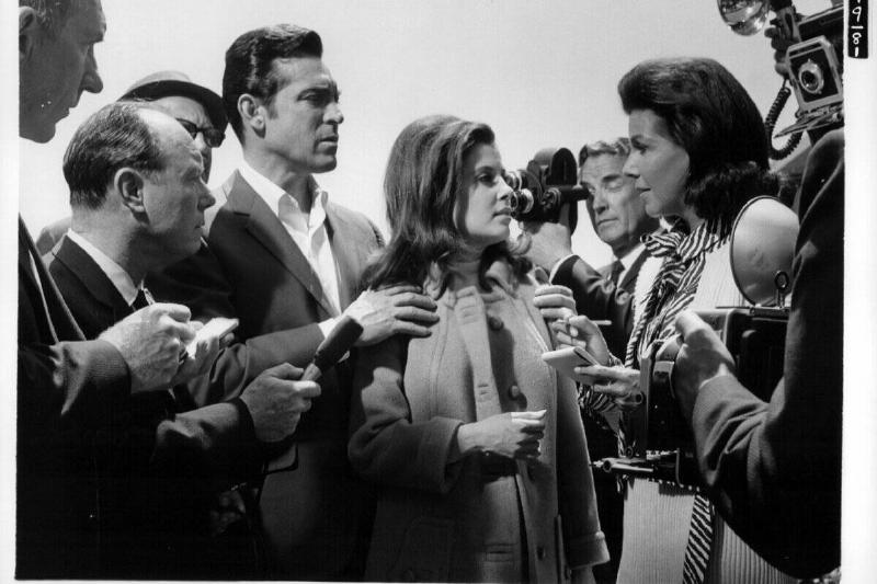 valley-of-the-dolls_sNQA6t