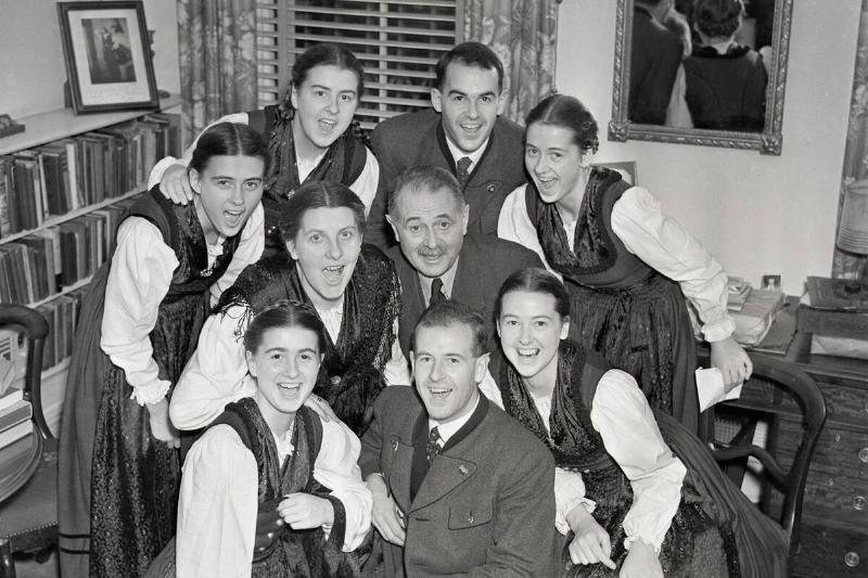 Von Trapp Family Singing Together