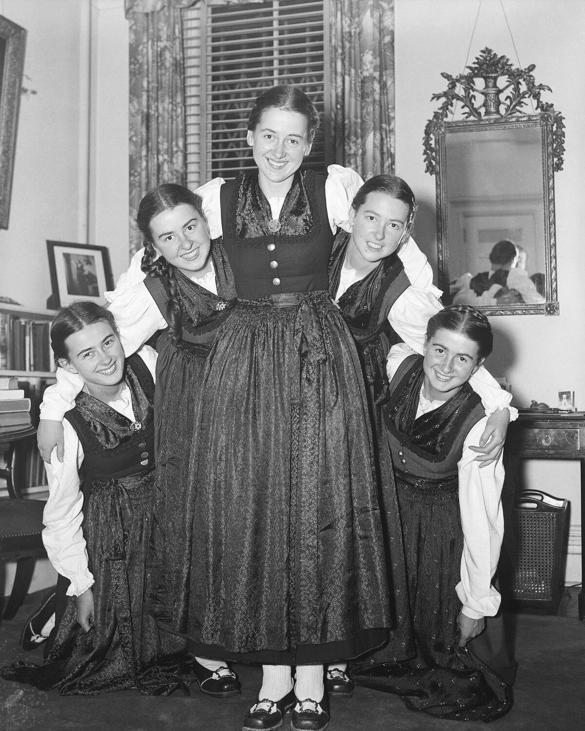 Von Trapp Sisters in Group Pose