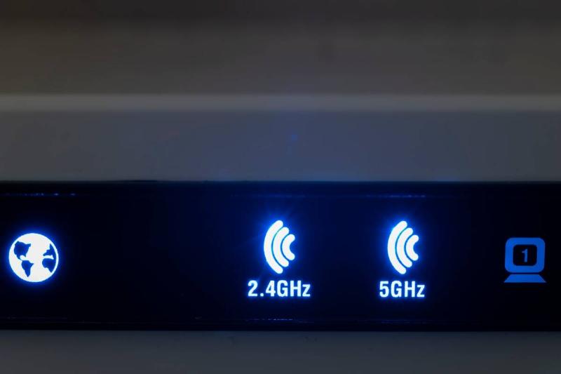 2.5 GHZ and 5GHZ symbols on wifi router. 
