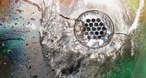 Plumbers Say You Should Never Ignore A Slow Drain (It’s A Sign Of A Bigger Problem)