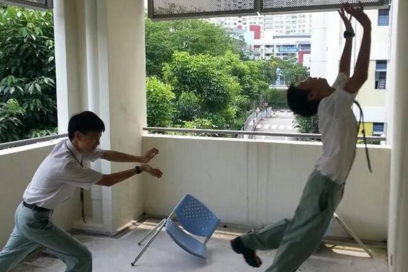 a-friend-hadouken-ed-me-really-hard-v0-BqvMIaXoKOo18klY-eXjPMu6O-nHpXG1iBAYaEfW7-U