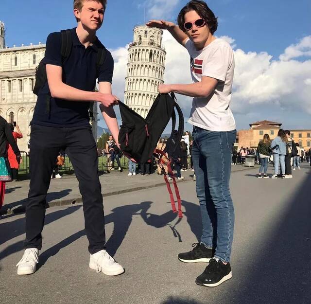 blursed-theft-of-tower-of-pisa-v0-mxcn8fg15i561