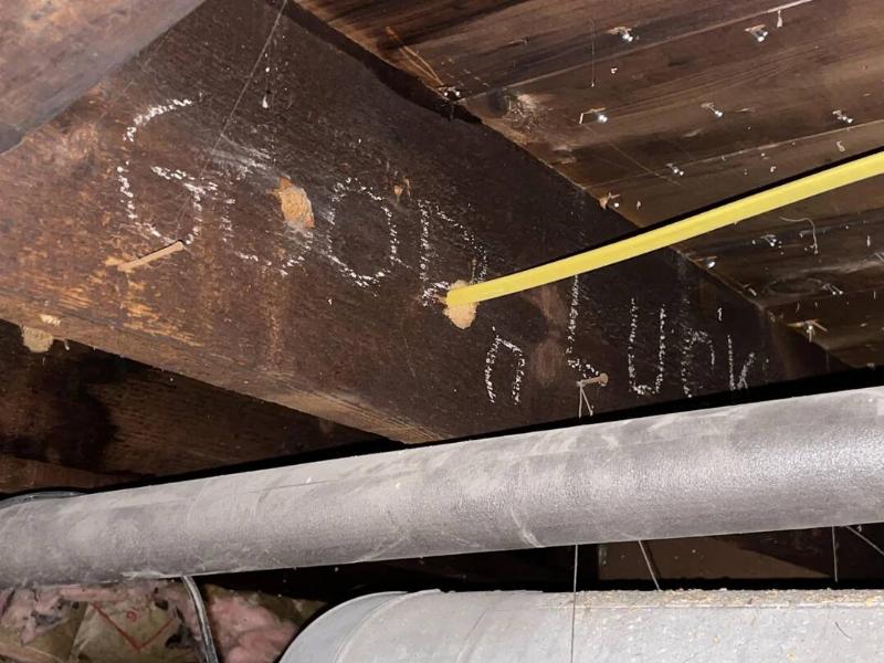 found-a-creepy-message-in-basement-v0-sf56jnz39asc1