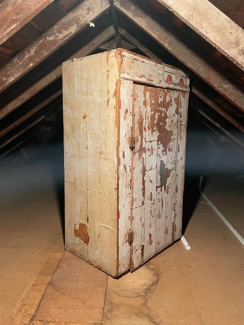 my-friend-found-this-wardrobe-in-the-attic-of-his-new-to-v0-f95nqwz80rn91