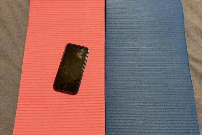 my-wife-bought-his-snd-hers-yoga-mats-for-us-from-temu-v0-gx943d1rtx3e1