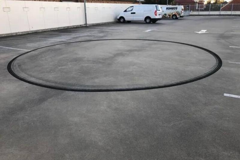 someone-at-my-work-did-a-perfect-circle-burnout-v0-alelhk8hdzd51
