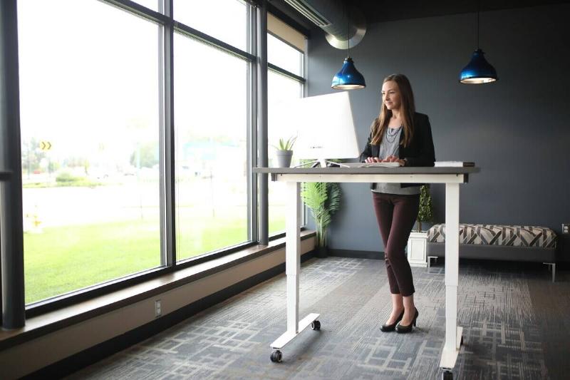 thestandingdesk-cgD-TtiJvRY-unsplash
