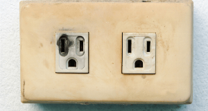 7 Easy-to-Miss Clues Your Home Has A Serious Electrical Problem