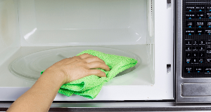 How To Degrease Your Entire Kitchen With Windex