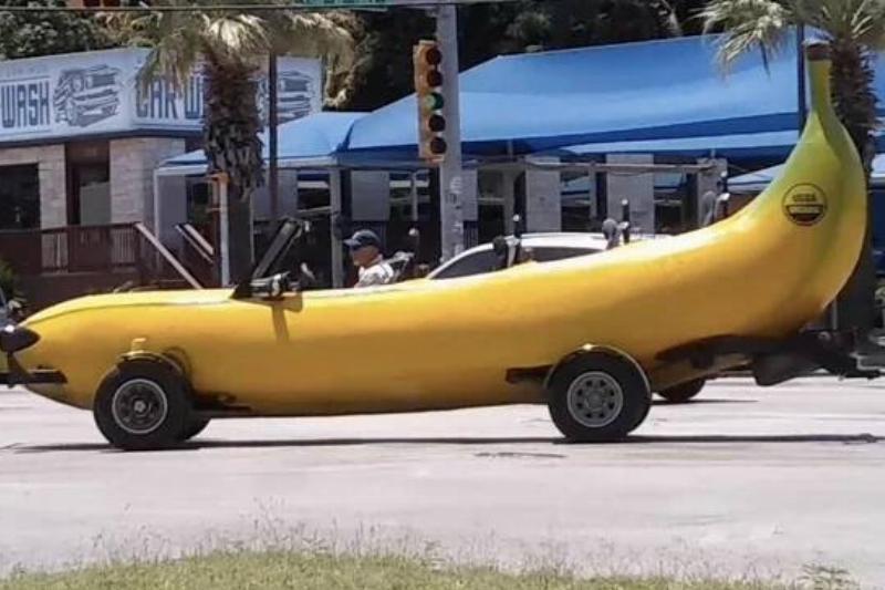 banana-car-v0-Zwx-bl9SxNJ1RSJKzEnjuWVYAe0_cnktfqkX_I_wwJA