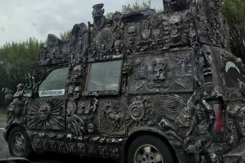 found-this-thing-on-the-way-home-from-hiking-today-v0-Rq4bIh_rB0gFCE78lVNHz8LMXkObS0rgy3rTSabhp6Y